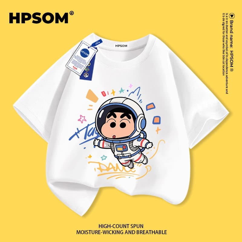【จัดส่งภายในหนึ่งวันในกรุงเทพฯ】 เสื้อยืดแขนสั้นสีขาวสำหรับเด็ก ผ้าฝ้ายแท้ ระบายอากาศดี สวมใส่สบาย เหมาะสำหรับทั้งเด็กชายและเด็กหญิง ลายชินจัง (Crayon Shin-chan) ธีมอวกาศ
