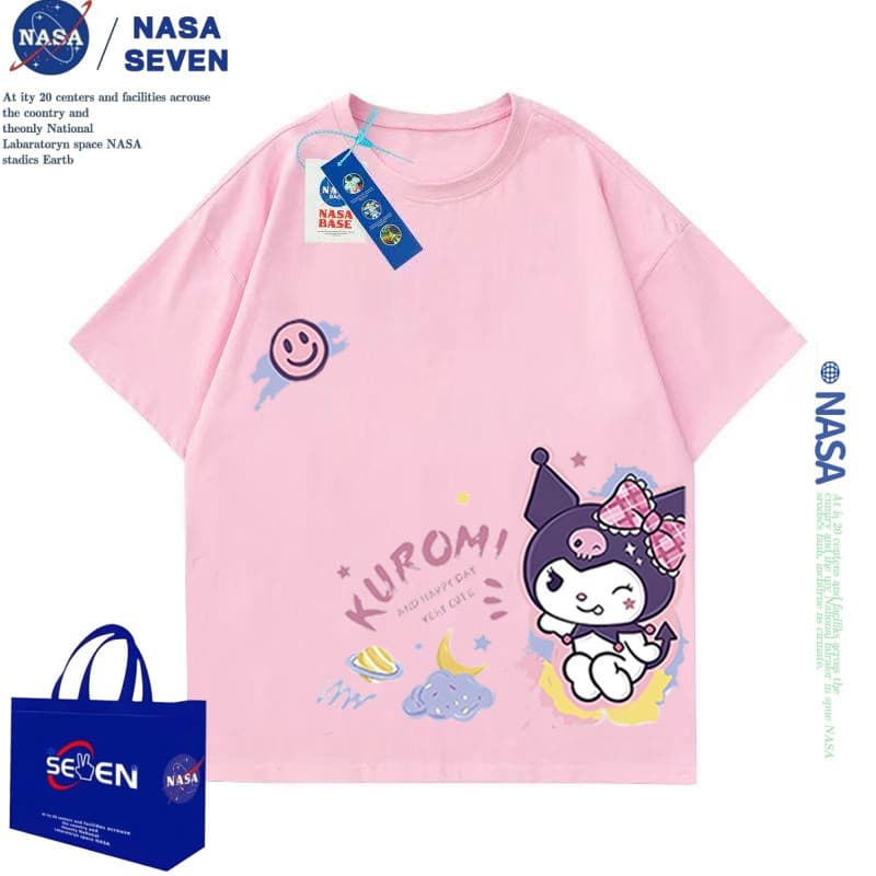 NASA 2025 mymelody ยูไนเต็ด สินค้าใหม่! เสื้อยืดแขนสั้นสำหรับเด็ก 100-160  สบายและนุ่ม แฟชั่นการ์ตูนน่ารักดูดซับผ้าผ้านุ่มสไตล์เกาหลี